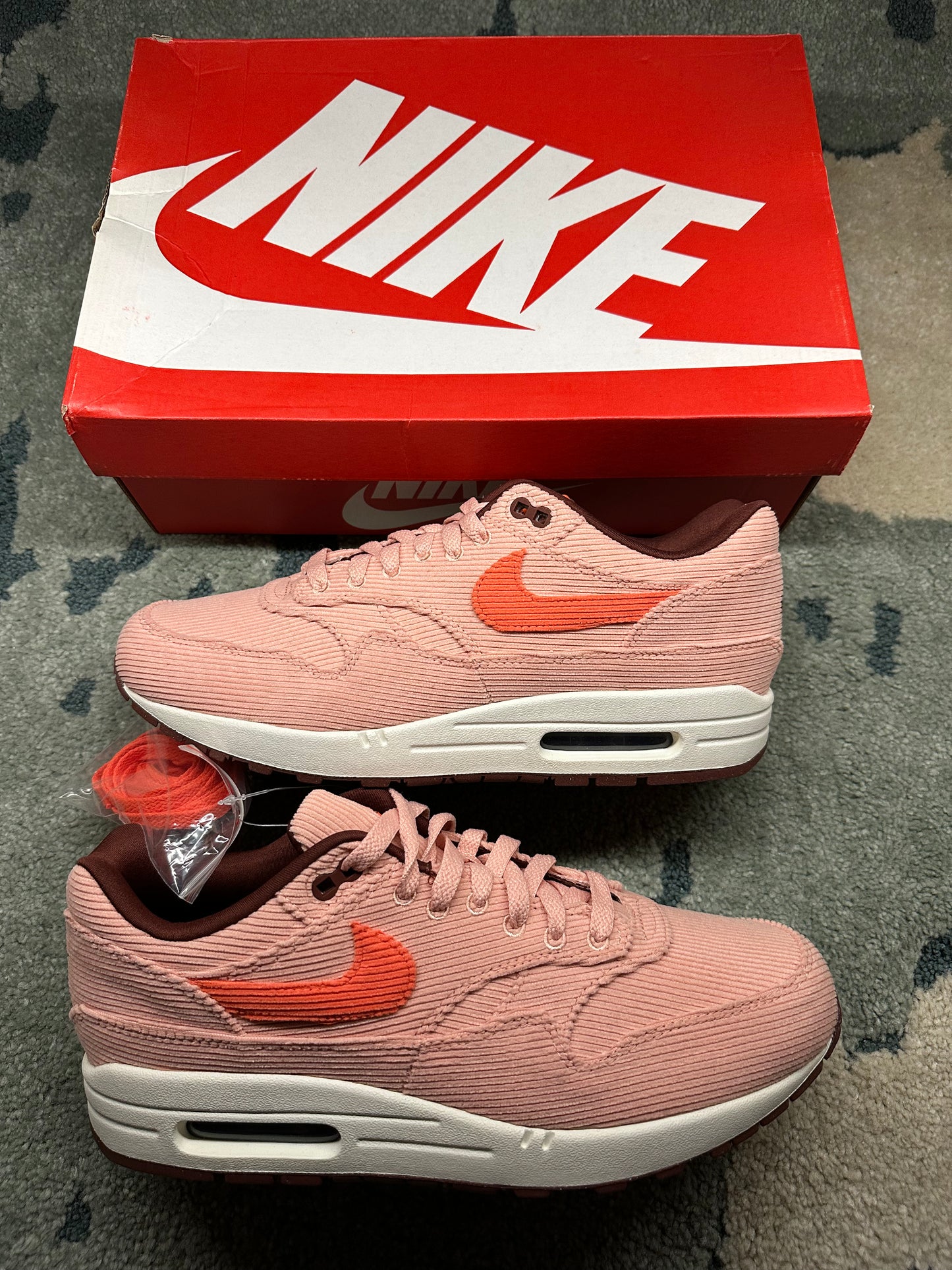 Nike Air Max 1 Corduroy Coraly Stardust (Taille 44)