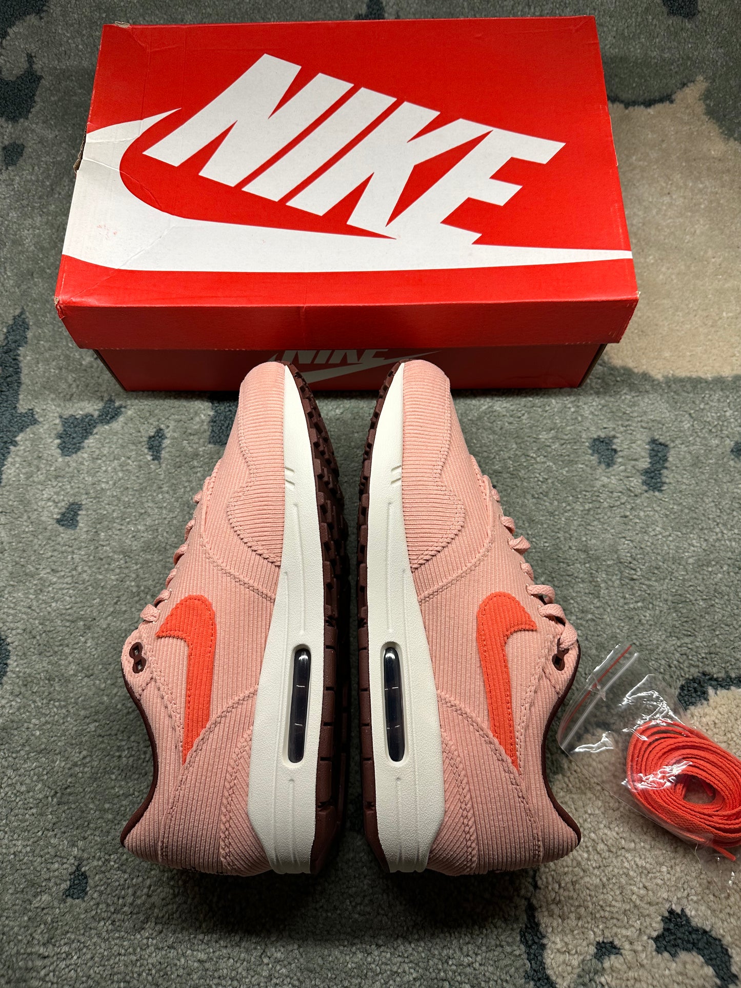 Nike Air Max 1 Corduroy Coraly Stardust (Taille 44)